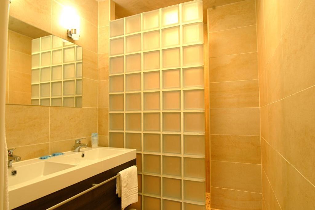 Hotel Le Joli Bois ウォータールー 部屋 写真